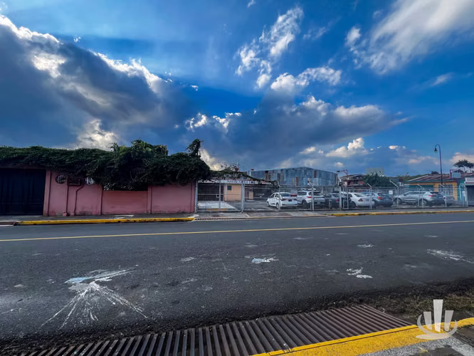 Parqueo en venta Barrio Luján San José - Imagen 9