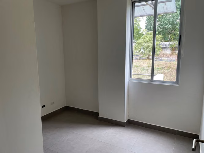 SE VENDE APARTAMENTO EN EXCLUSIVA TORRE (PINARES, CURRIDABAT)