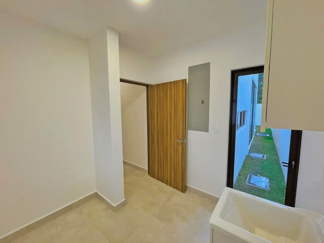 VENTA DE CASA NUEVA - SANTA ANA - Imagen 14