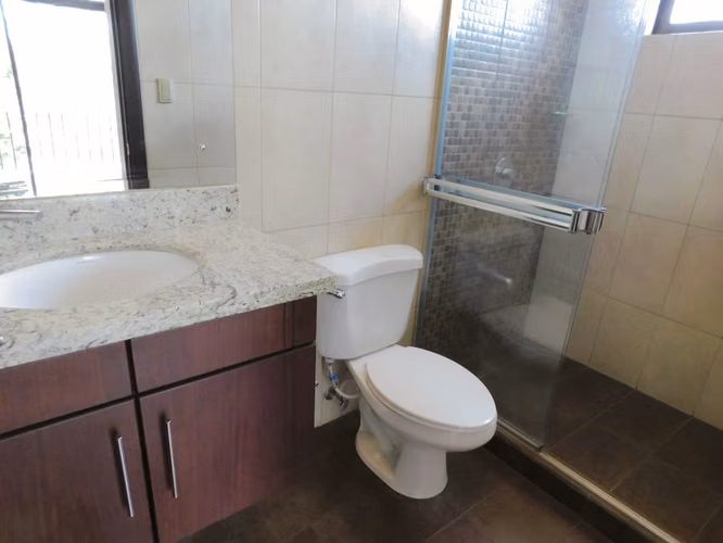 VENTA DE CASA EN CONDOMINIO - ESCAZÚ - Imagen 7