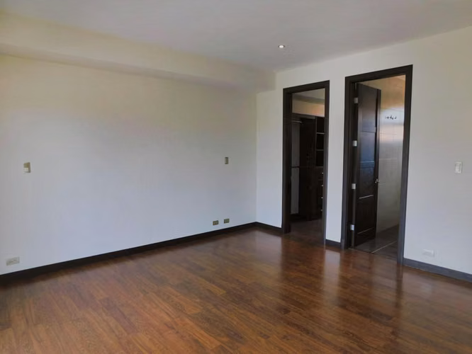VENTA DE CASA EN CONDOMINIO - ESCAZÚ - Imagen 9