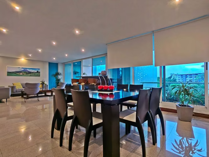 Venta condominio, Escazú, Jaboncillo, Condominio, en lindo edificio. REBAJADO !!