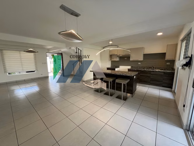 Alquiler de  casa en Mercedes Norte