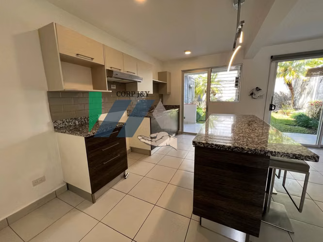 Alquiler de  casa en Mercedes Norte