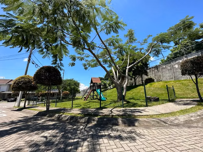 Alquiler de  casa en Mercedes Norte