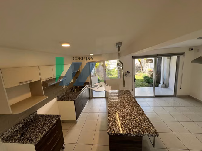 Alquiler de  casa en Mercedes Norte