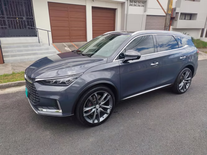 BYD TANG GS 2021 AUTOMATICO 7 AÑOS GARANTIA BATERIA RECIBO