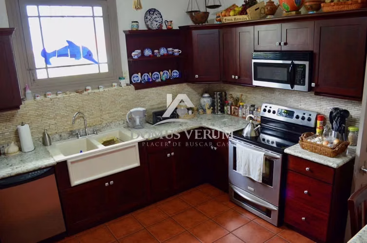 Venta de Elegante Casa Victoriana en Santo domingo de Heredia - Imagen 18