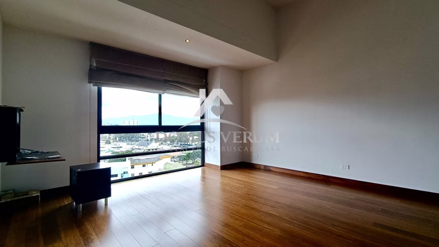 Venta de Elegante Penthouse en Barrio Escalante - Imagen 11