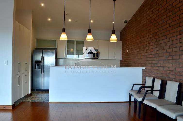 Venta de Elegante Penthouse en Barrio Escalante - Imagen 6