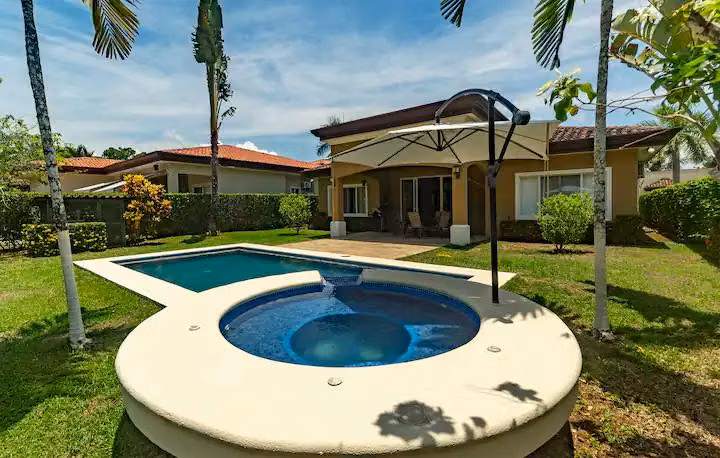 Venta de Casa en Condominio Exclusivo en Playa Bejuco