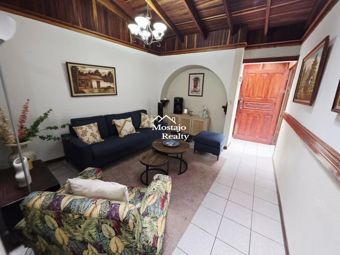 Venta de casa independiente, Avenida Principal, San Rafael de Escazu