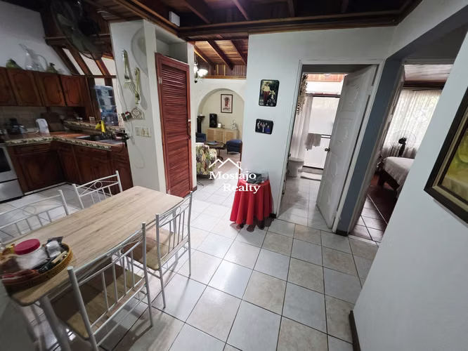 Venta de casa independiente, Avenida Principal, San Rafael de Escazu