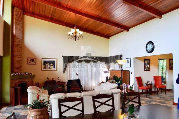 Casa en Venta en San Rafael de Heredia en El Tirol de un nivel