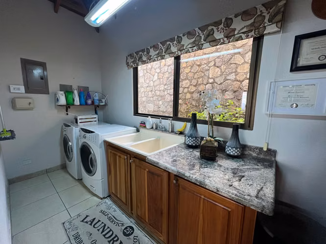 Casa en venta en Naranjo, amueblada, en comunidad cerrada, vistas espectaculares
