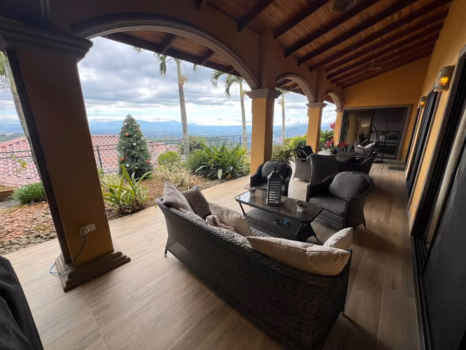 Casa en venta en Naranjo, amueblada, en comunidad cerrada, vistas espectaculares