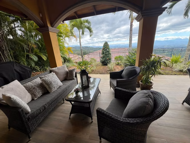 Casa en venta en Naranjo, amueblada, en comunidad cerrada, vistas espectaculares