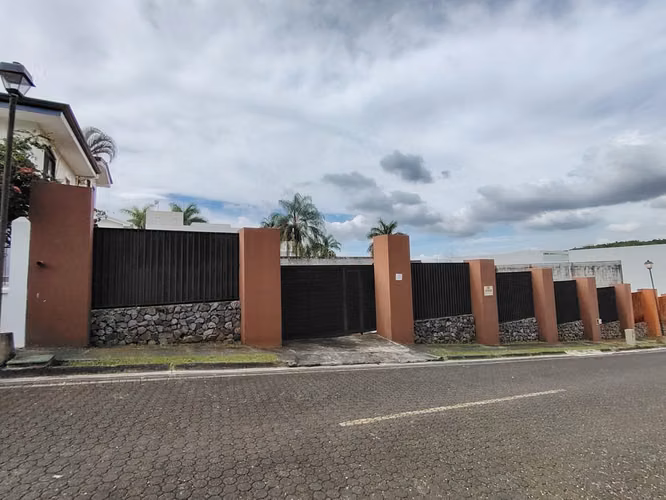 EN VENTA -  AMPLIO LOTE EN EXCLUSIVO RESIDENCIAL – LA ASUNCION, BELEN - Imagen 7