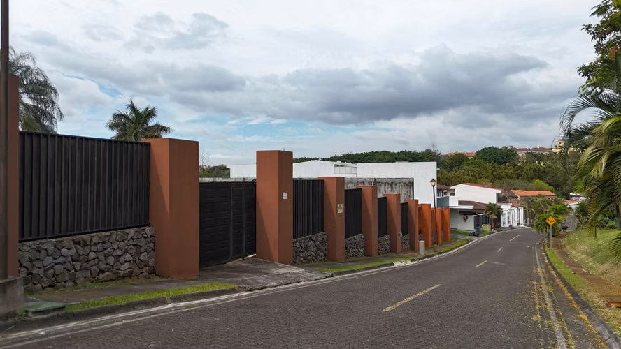 EN VENTA -  AMPLIO LOTE EN EXCLUSIVO RESIDENCIAL – LA ASUNCION, BELEN - Imagen 9