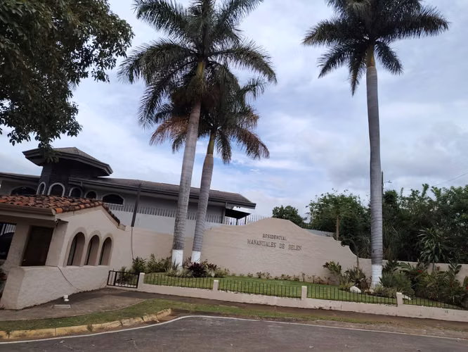 EN VENTA -  AMPLIO LOTE EN EXCLUSIVO RESIDENCIAL – LA ASUNCION, BELEN - Imagen 13