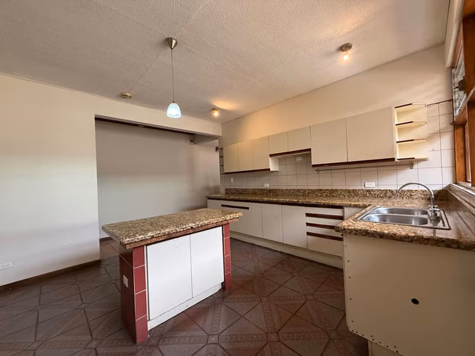Venta de casa en Freses de Curridabat. Una planta - Imagen 10