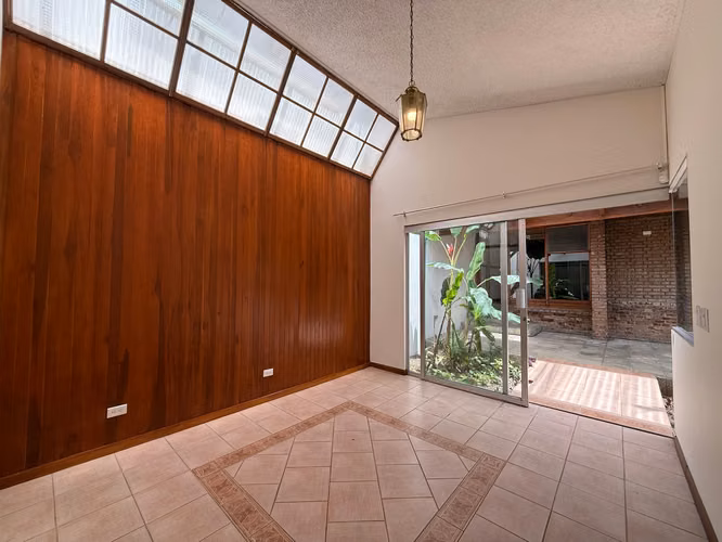 Venta de casa en Freses de Curridabat. Una planta - Imagen 4