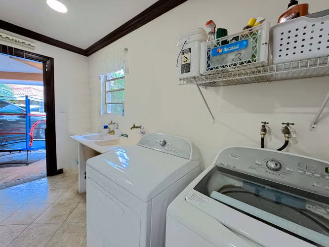  ¡OPORTUNIDAD ÚNICA! CASA EN ESCAZÚ POR DEBAJO DE SU AVALÚO - Imagen 20