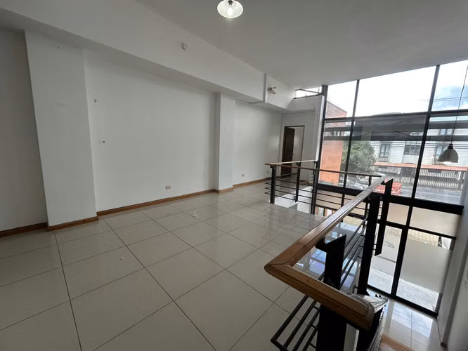 Precio Rebajado! Alquiler de local comercial en calle principal! Sabanilla, 5543 - Imagen 5
