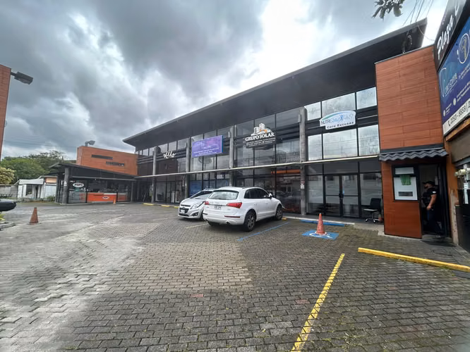 Precio Rebajado! Alquiler de local comercial en calle principal! Sabanilla, 5543 - Imagen 3