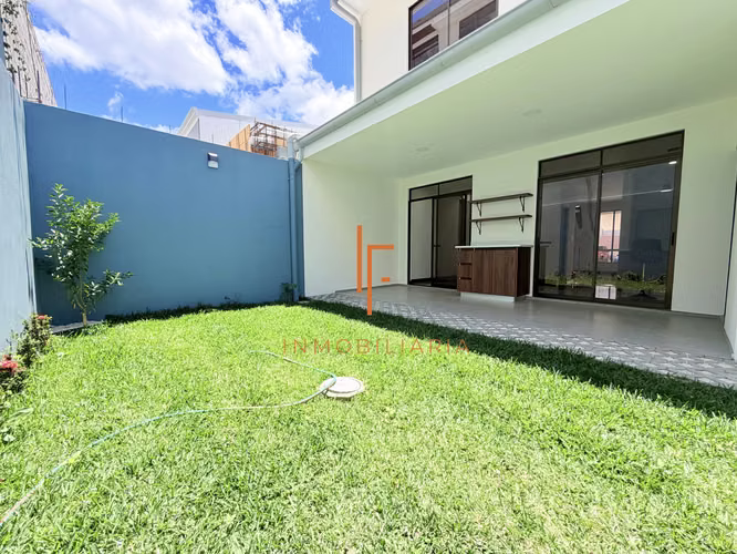 Venta de Casa en Condomimio a 5 min de Pinares Curridabat - Imagen 4