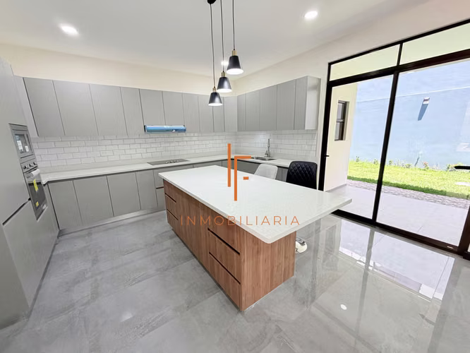 Venta de Casa en Condomimio a 5 min de Pinares Curridabat - Imagen 3