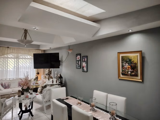 CASA EN VENTA  –CON EXCELENTE UBICACIÓN COMERCIAL  ALAJUELA CENTRO - Imagen 5