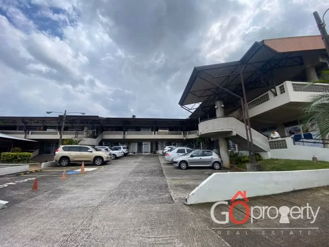 Se vende local en centro comercial en Rohrmoser, #4856