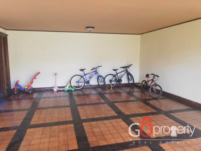 Venta de Casa Amplia en Lomas de Ayarco ID 3557
