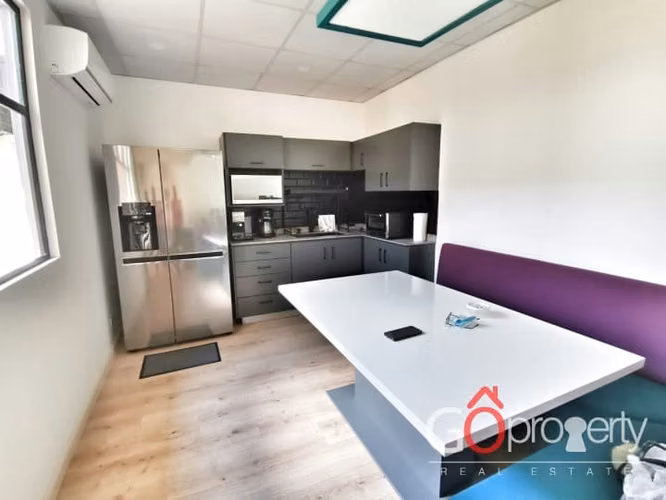 Precio Rebajado! Venta Casa-Uso de suelo mixto cerca del Club la Guaria 4549 - Imagen 4