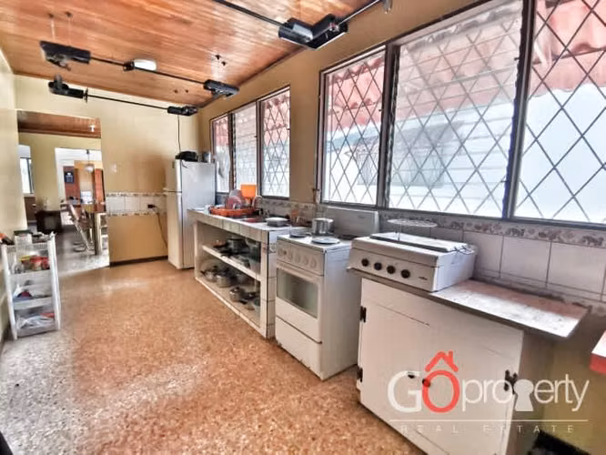 Precio Rebajado! Venta Casa-Uso de suelo mixto cerca del Club la Guaria 4549 - Imagen 6