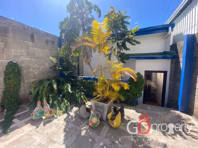 Venta de Propiedad con Casa Principal, local y apartamentos Los Yoses ID4552 - Imagen 7