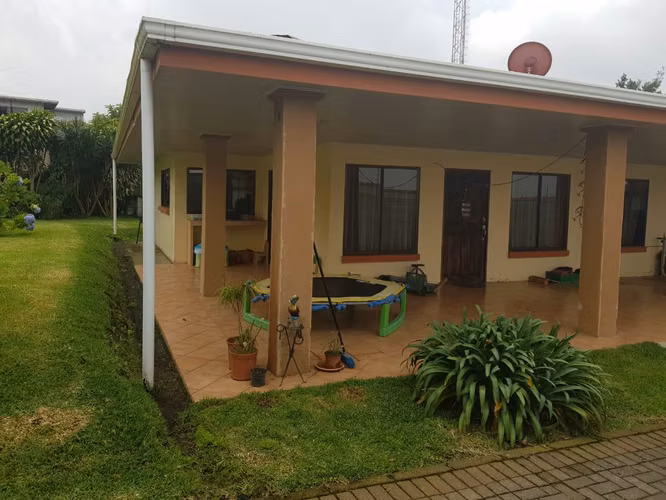 Propiedad con 2 casas y vistas, San Isidro de Heredia - Imagen 4