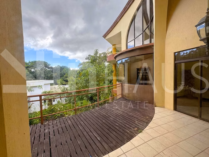 Venta de espectacular casa con dos apartamentos en San Ramón de Tres Ríos -EU - Imagen 18