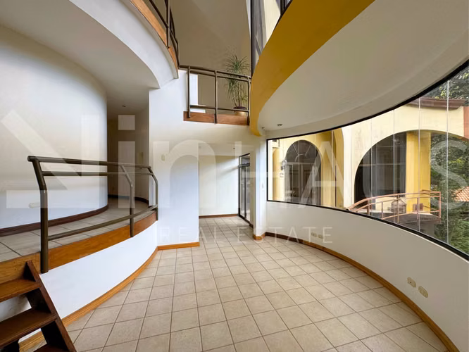 Venta de espectacular casa con dos apartamentos en San Ramón de Tres Ríos -EU - Imagen 9