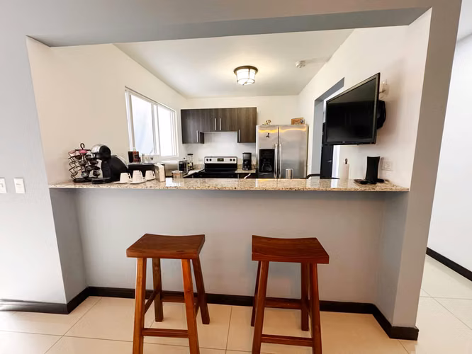 VENTA DE CASA EN CONDOMINIO EN ESCAZU (opcion amoblada completa) NEGOCIABLE