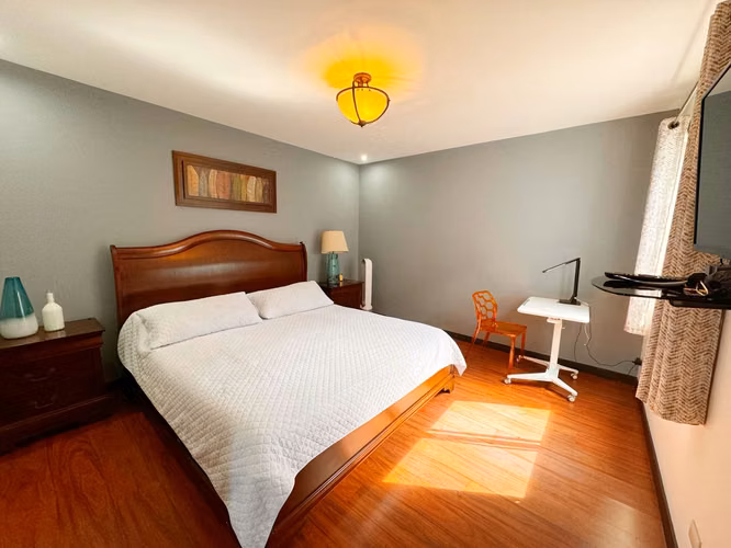 VENTA DE CASA EN CONDOMINIO EN ESCAZU (opcion amoblada completa) NEGOCIABLE