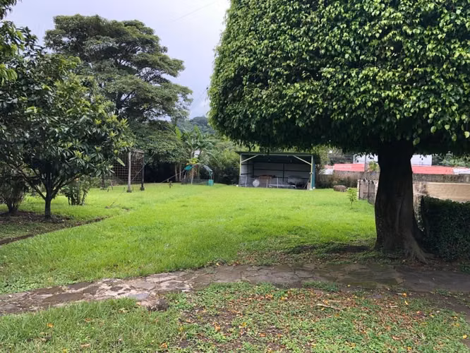 PROPIEDAD PARA DESARROLLO EN SANTA ANA