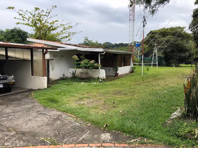 PROPIEDAD PARA DESARROLLO EN SANTA ANA