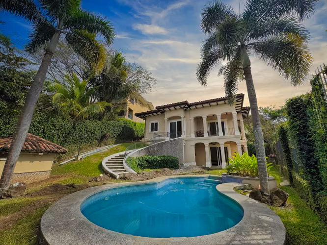 ALQUILER | VENTA DE CASA - VILLA REAL  - Imagen 2