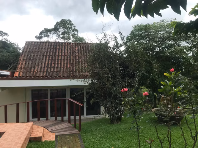 Venta de Propiedad Grande con 2 casas, Granadilla, Curridabat. 4153