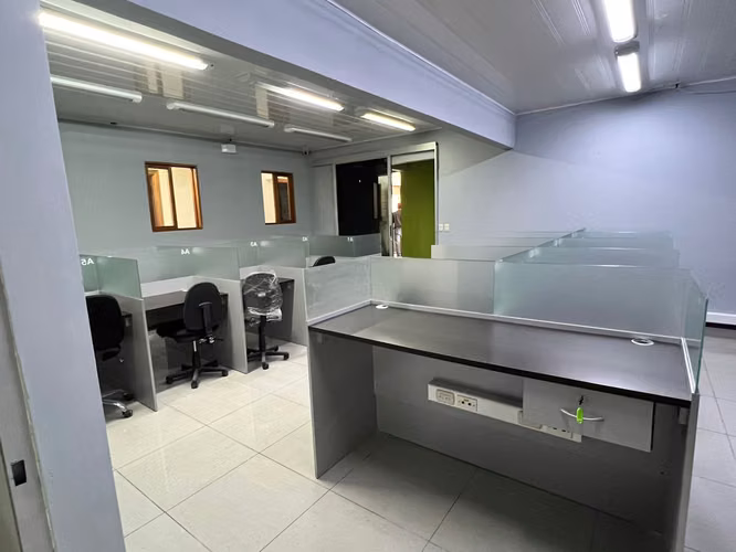 Precio Rebajado! Venta de Casa Comercial acondicionada para Oficinas 5215 - Imagen 12