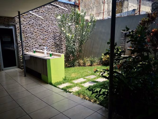 Alquiler Casa Comercial para Oficinas. 5216