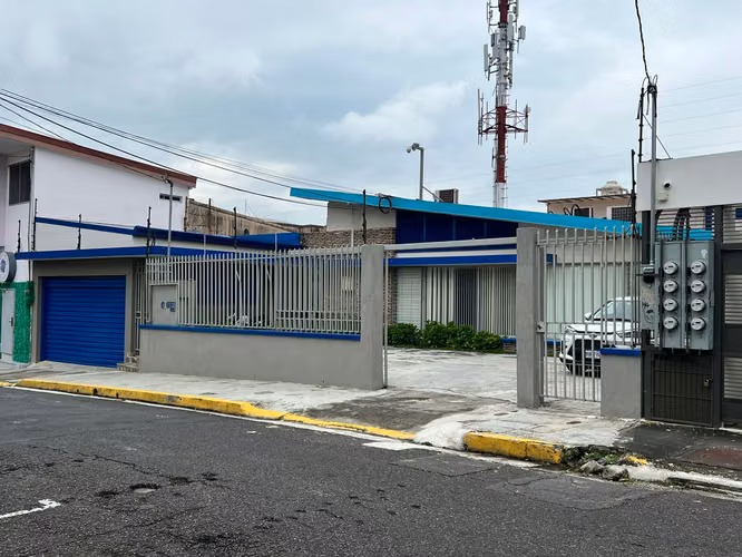 Alquiler Casa Comercial para Oficinas. 5216