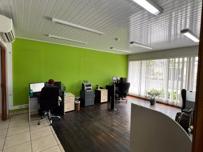 Commercial House in Escalante - Adapted for Offices.